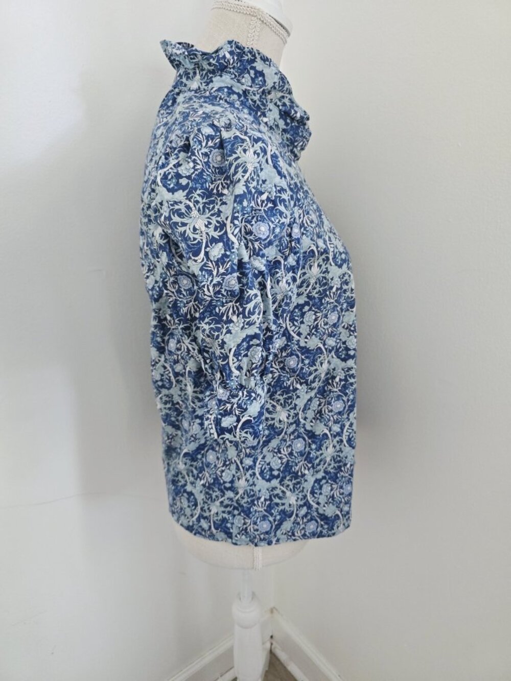 Hyacinth House Floral Cotton Puff Sleeves Button Front Blouse XS Blue Ruffle - Picture 5 of 9